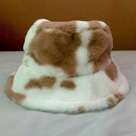 Fluffy Cow Print Bucket Hat - Picture 2 of 2